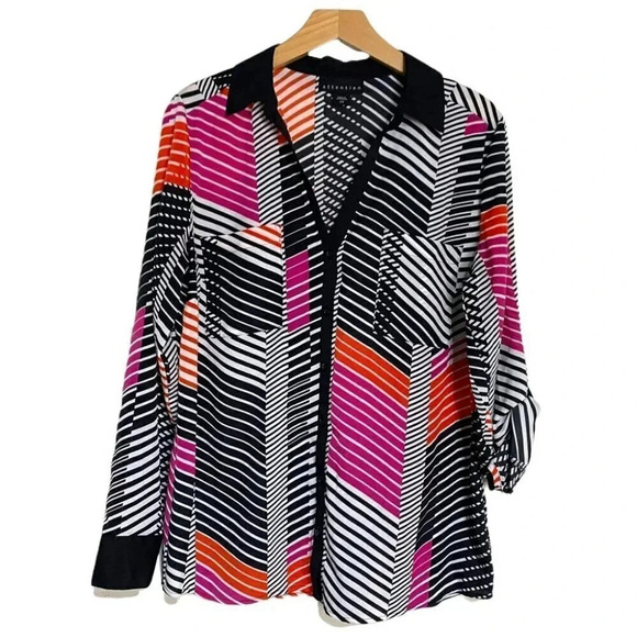 Attention L black abstract print button down‎ blouse with optional rolled sleeve - Picture 1 of 5